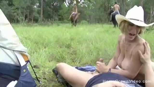 Wenona masturbates rick cuban off in the forest